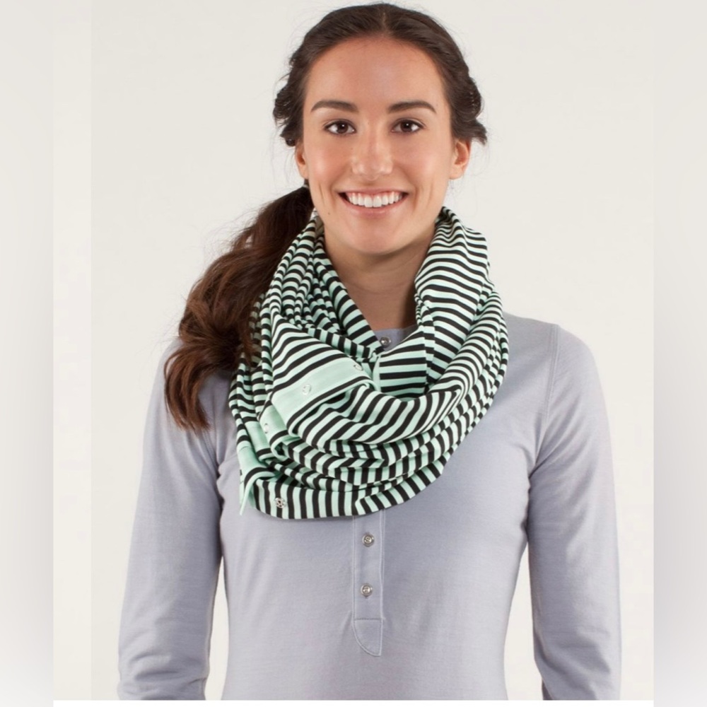 🚨 Last chance before donation 🚨 Lululemon Vinyasa Scarf